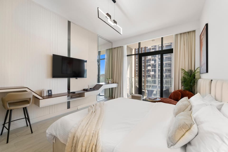Communal lounge/ TV room, Bed, TV and multimedia, Photo of the whole room, Evening entertainment, Bedroom, hair dresser
