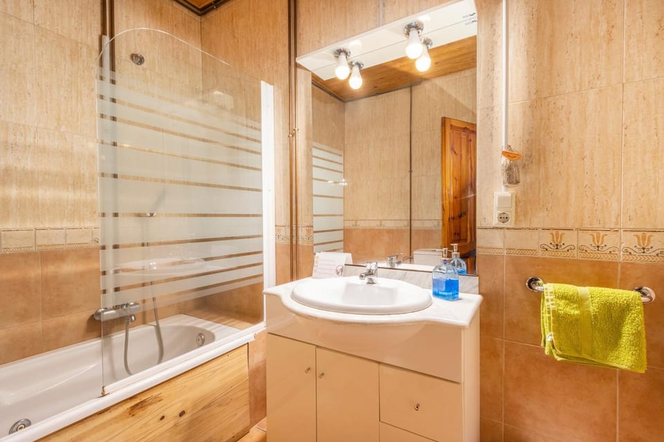 Bathroom, Living room
