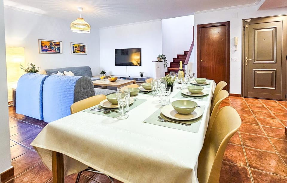 Living room, Dining area