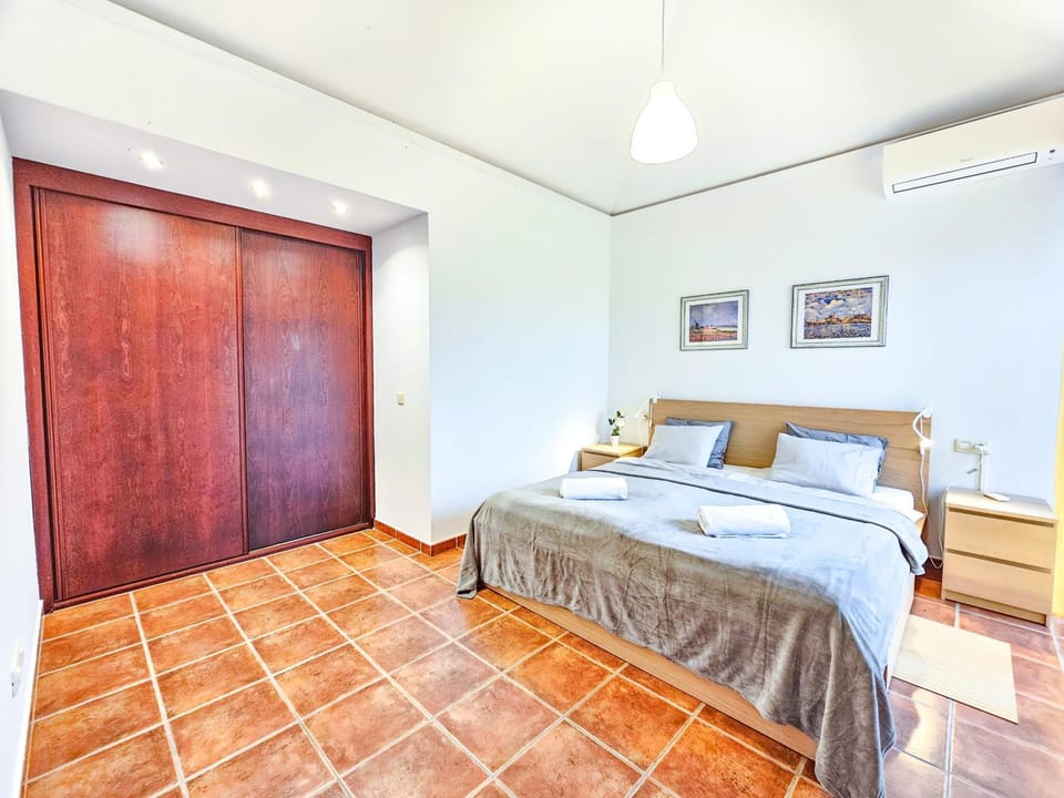 Bed, Bedroom, wardrobe