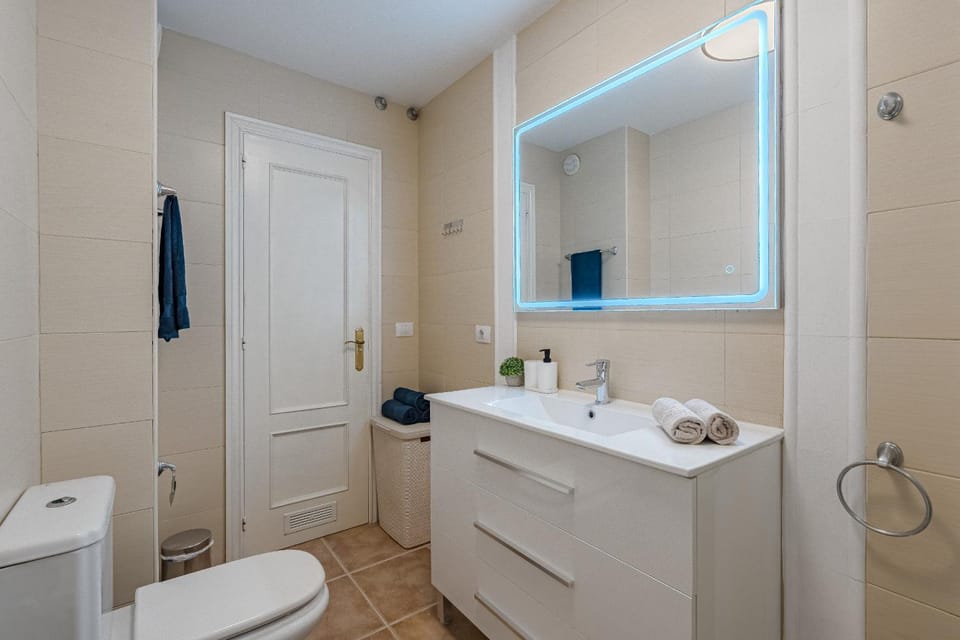 Shower, Bathroom, towels