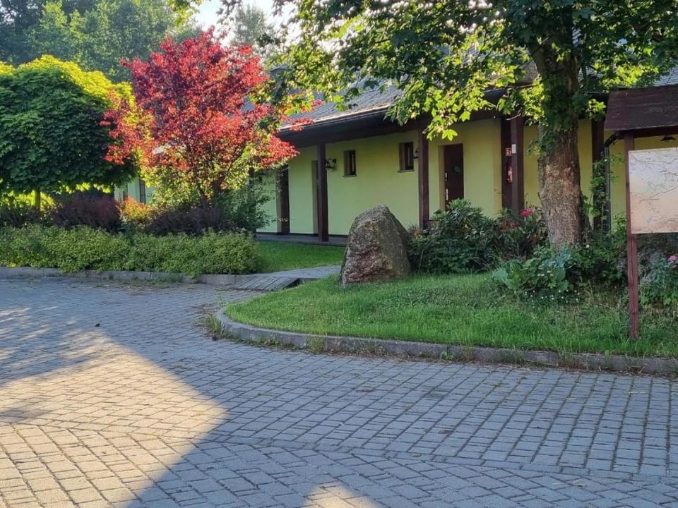Property building, Neighbourhood, Garden view