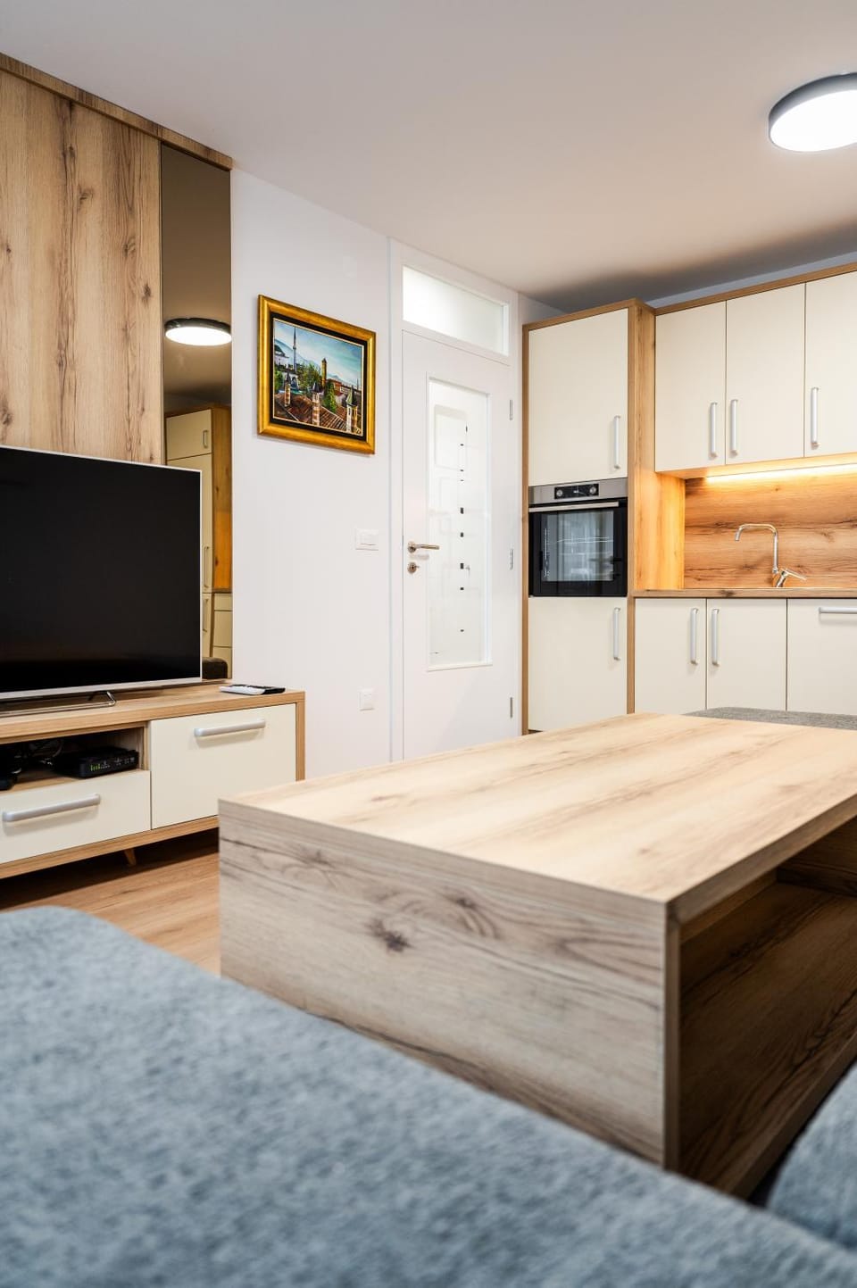 Communal lounge/ TV room, TV and multimedia, Kitchen or kitchenette, minibar, oven