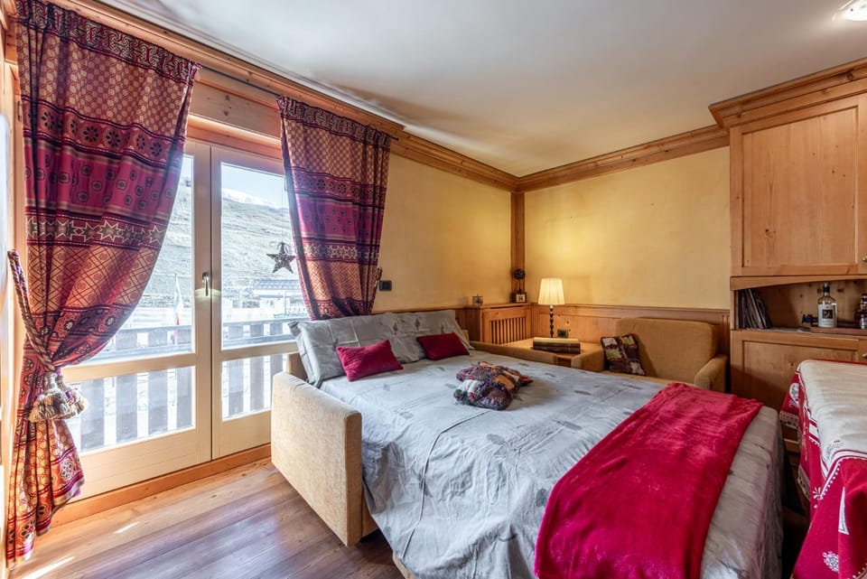 Cervinia Mountain Bliss - Front of ski lift Apartment in Breuil-Cervinia