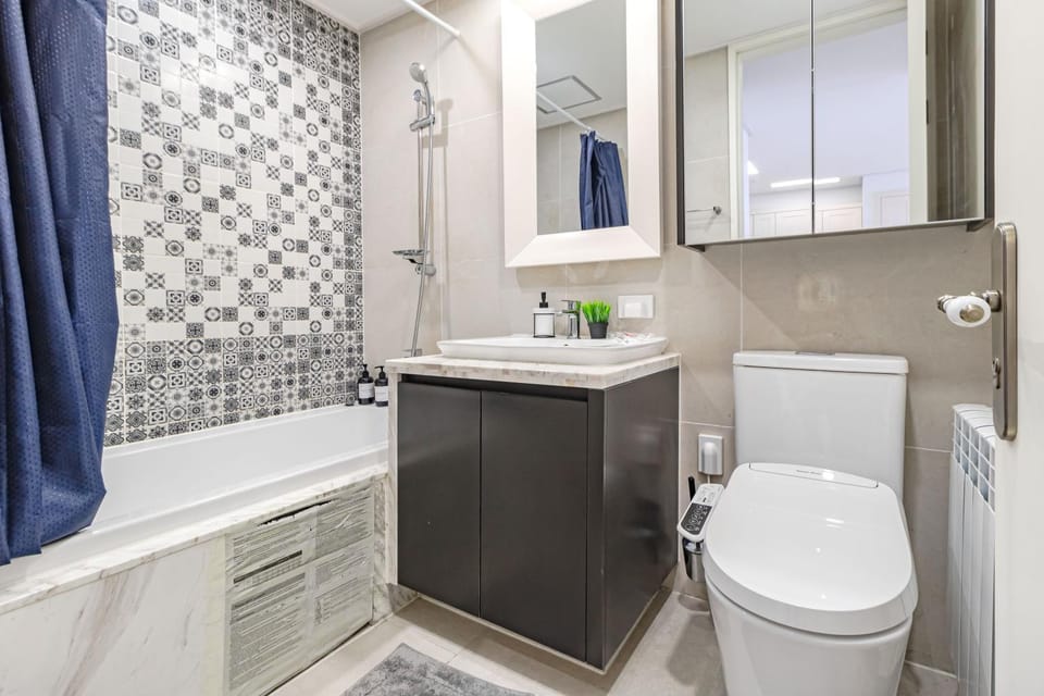 Современная рядом с пирамидой Apartment in Kazakhstan