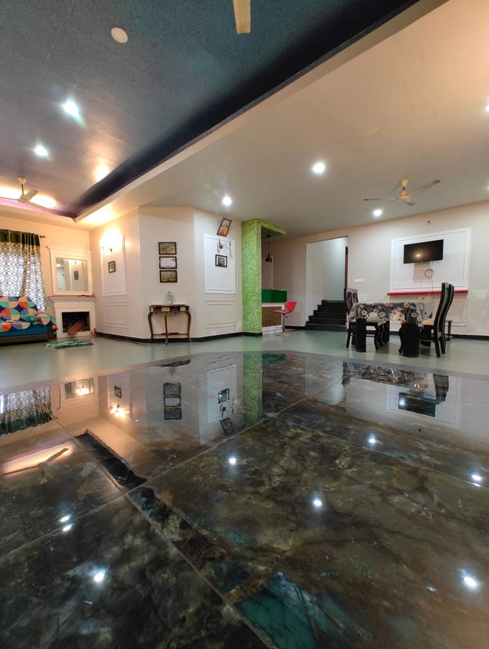 Living room, Seating area