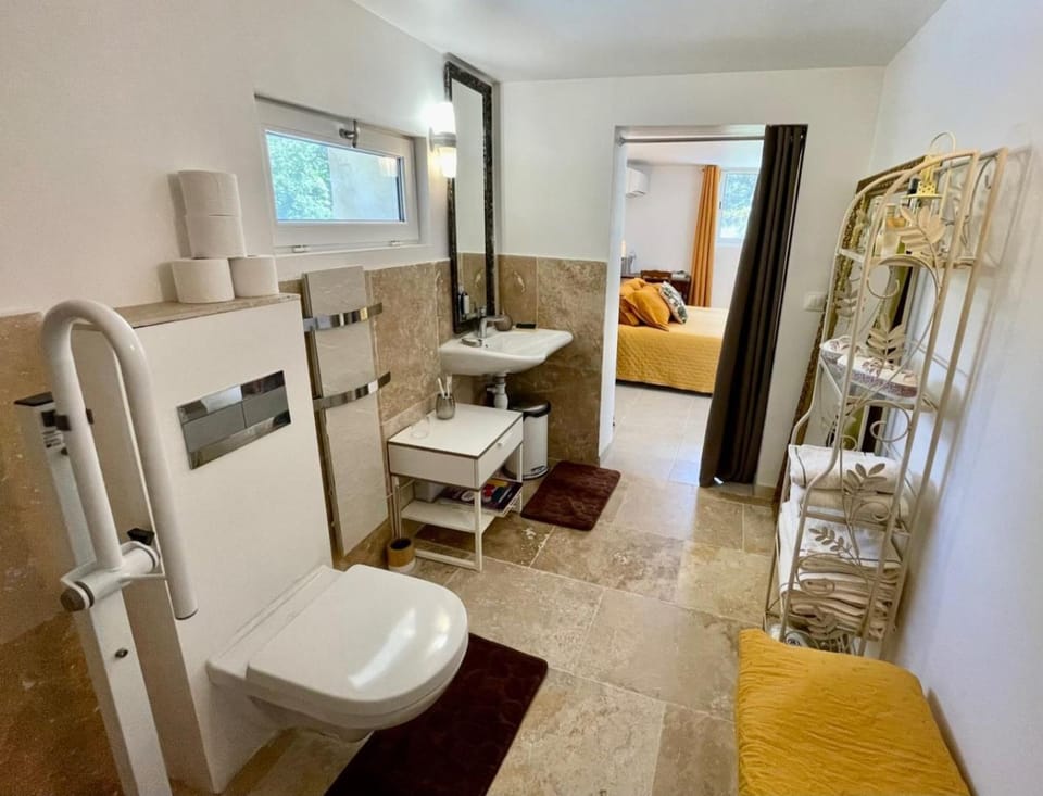 Le Viel Sabran Bed and Breakfast in Provence