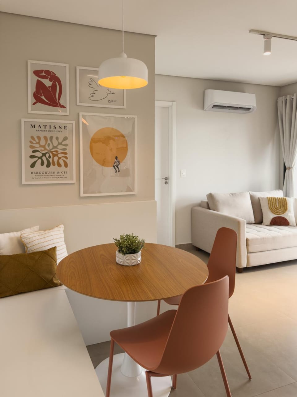 Living room, Dinner
