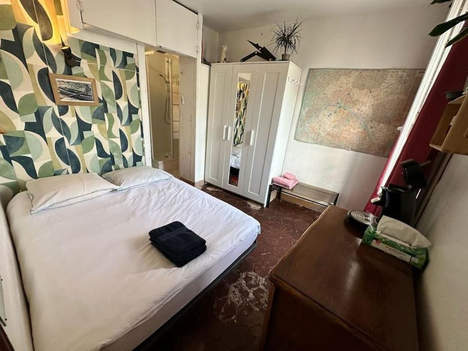 Cozy & authentic stay in the heart of Paris Apartment in Paris