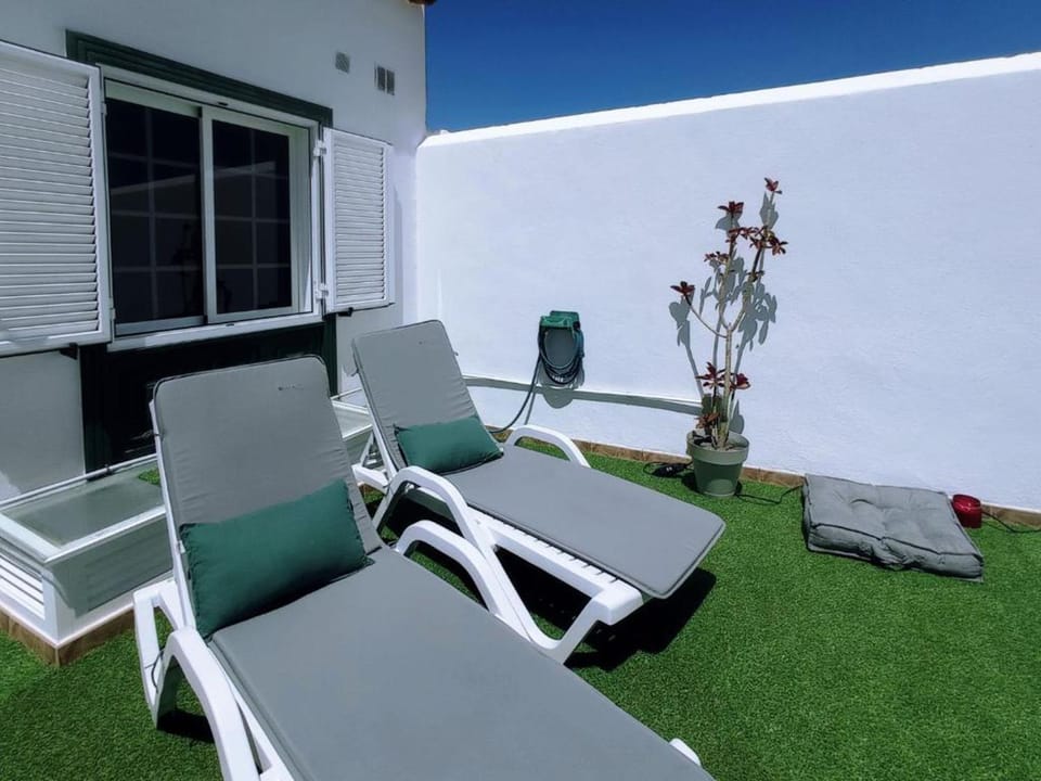 Patio, sunbed