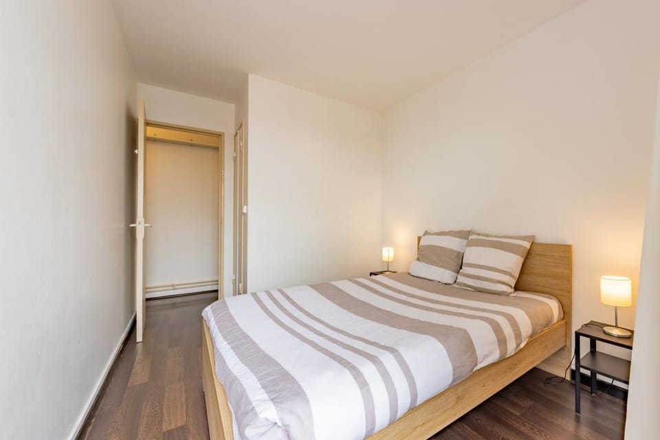 Bed, Photo of the whole room, Bedroom, wardrobe