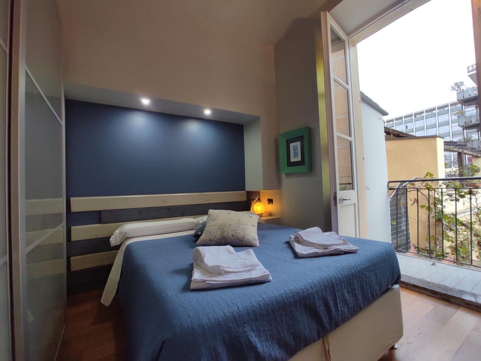 Bed, Balcony/Terrace, Photo of the whole room, Bedroom