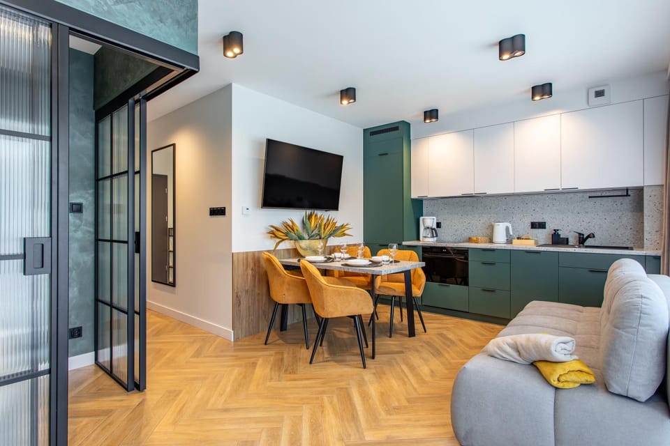 TV and multimedia, Kitchen or kitchenette, Living room, Seating area, oven