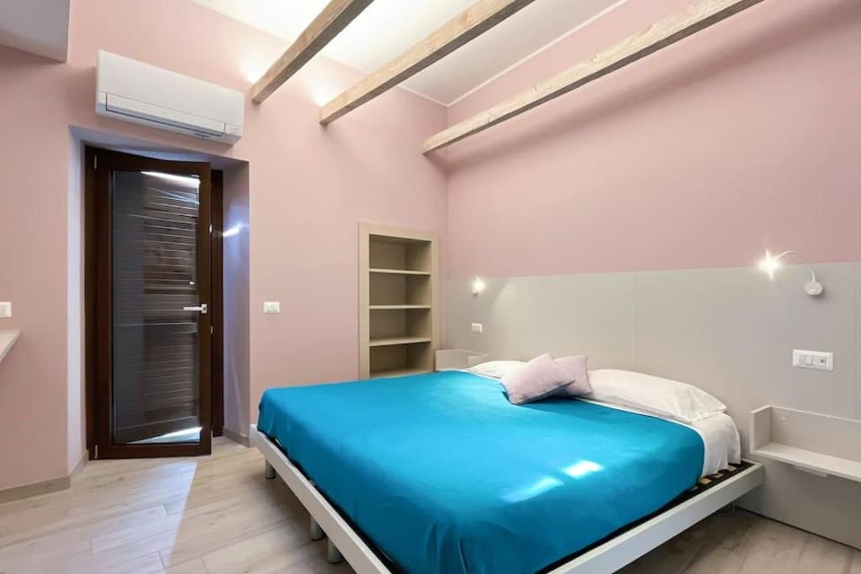 Bed, Photo of the whole room, Bedroom, wardrobe