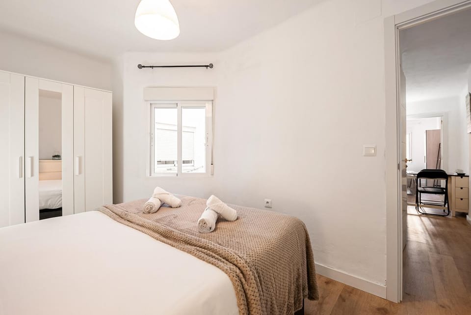 Bed, Photo of the whole room, Bedroom