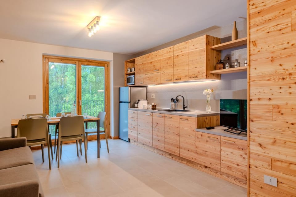 Kitchen or kitchenette, Living room