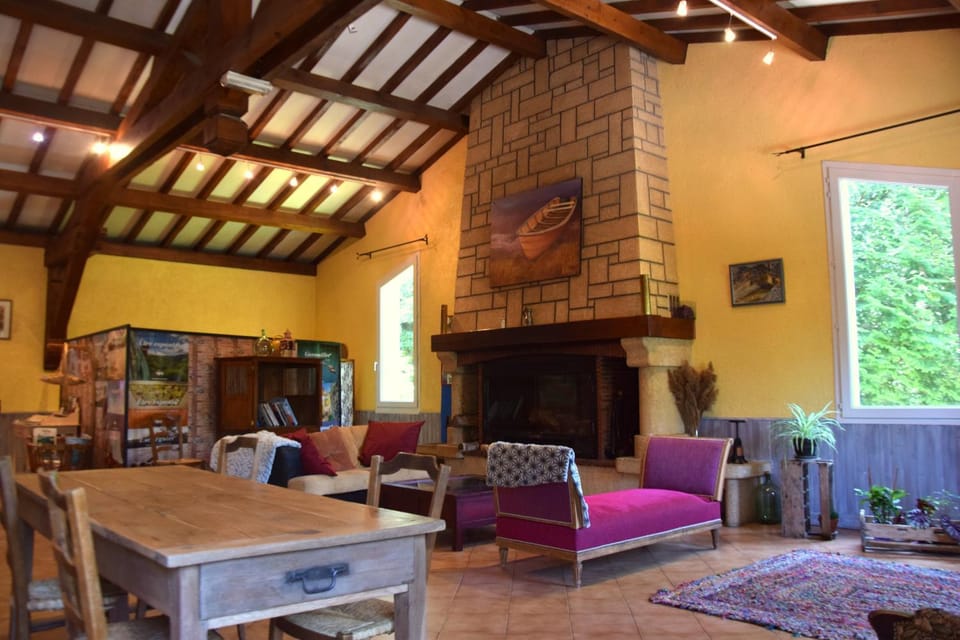 Library, Living room, Seating area
