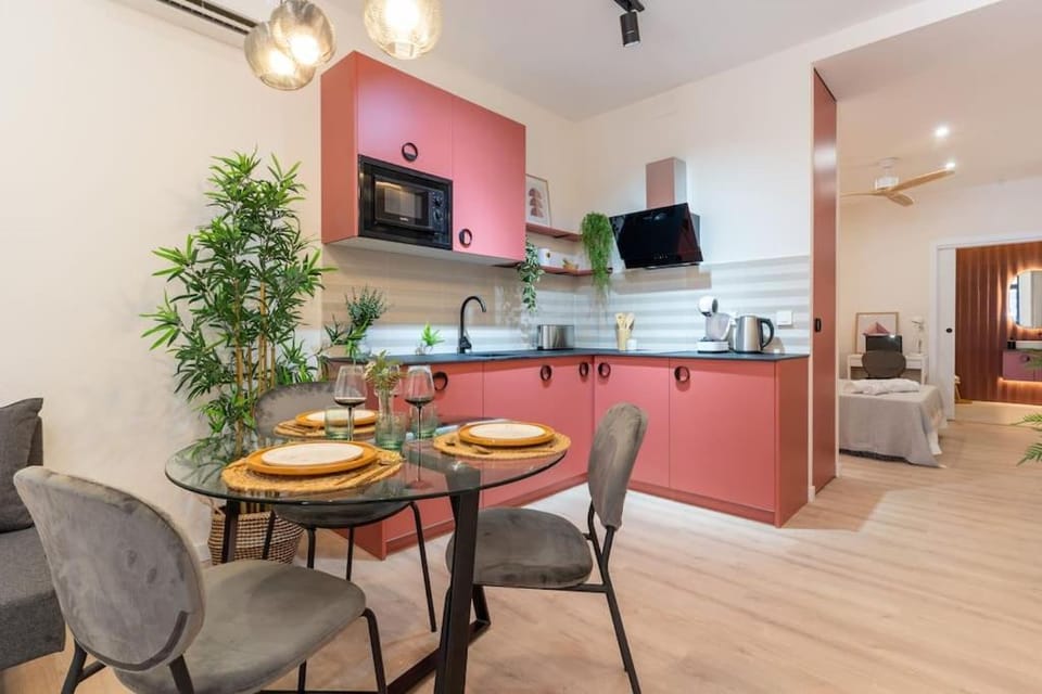 TV and multimedia, Coffee/tea facilities, Kitchen or kitchenette, Living room, Seating area, heating, stove, air conditioner