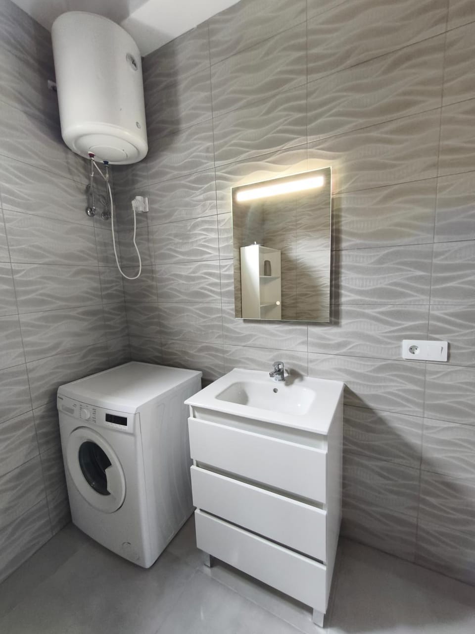 Bathroom, washing machine