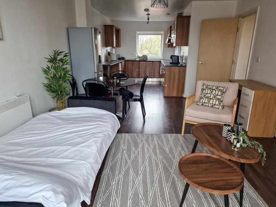 Bed, Living room