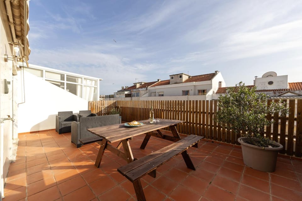 View (from property/room), Balcony/Terrace, Seating area, Dining area