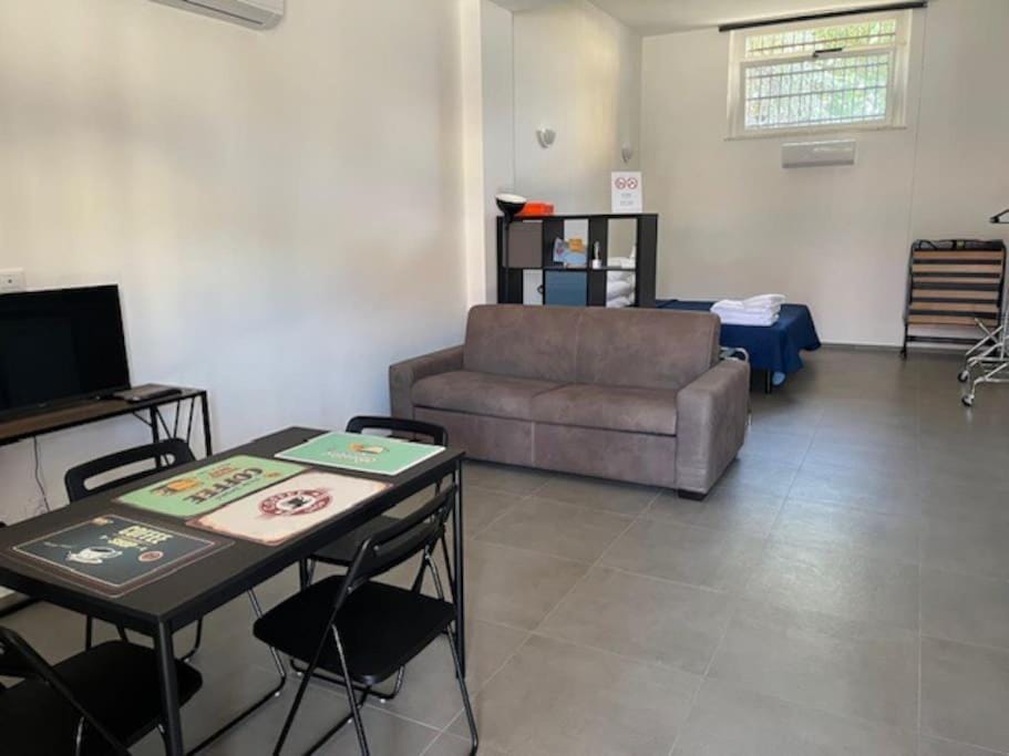 Mini loft Rina - Stazione La Spezia Migliarina Apartment in La Spezia