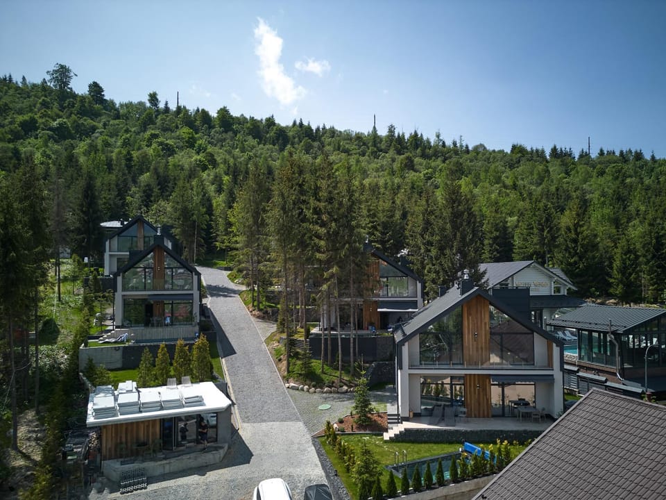 Bird's eye view, Mountain view, Street view