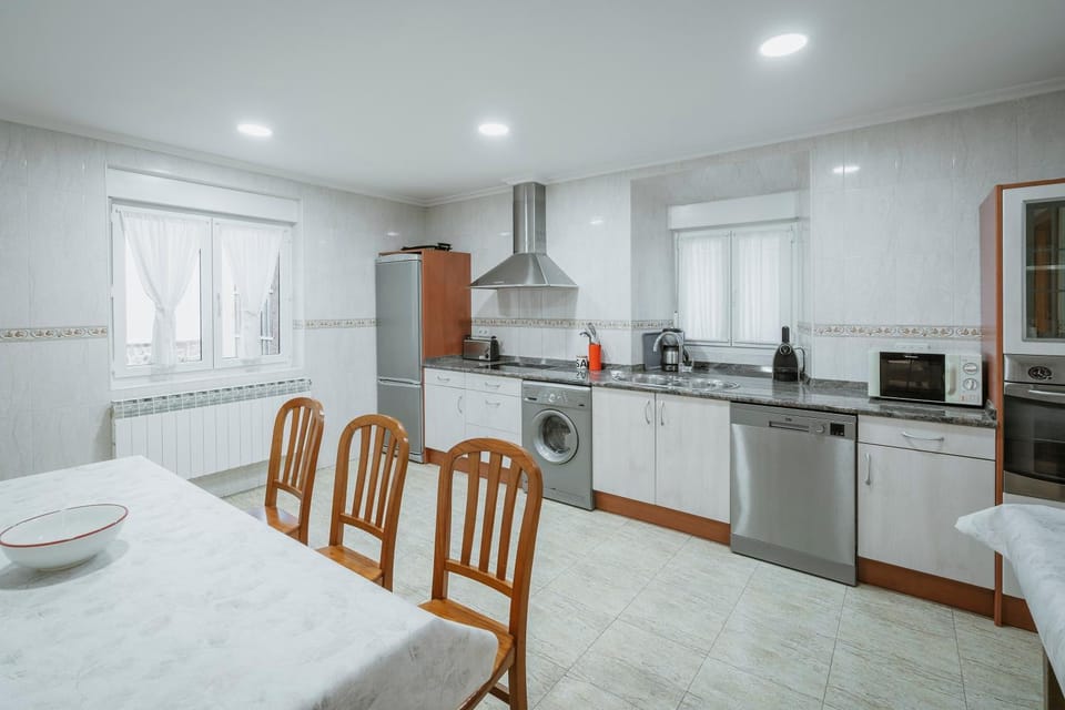 Property building, Kitchen or kitchenette, Living room