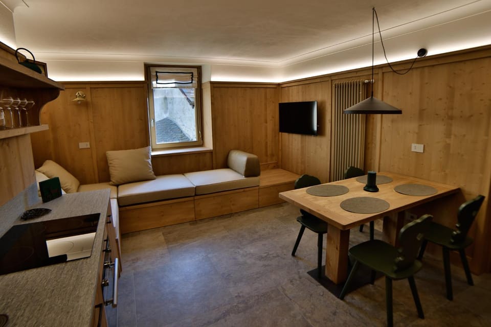 Bed, TV and multimedia, Kitchen or kitchenette, Living room, Photo of the whole room, Seating area, Dining area, Evening entertainment, Bedroom