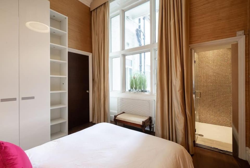 Super Knightsbridge 2 bed Gound Floor Apartment Apartment in City of Westminster