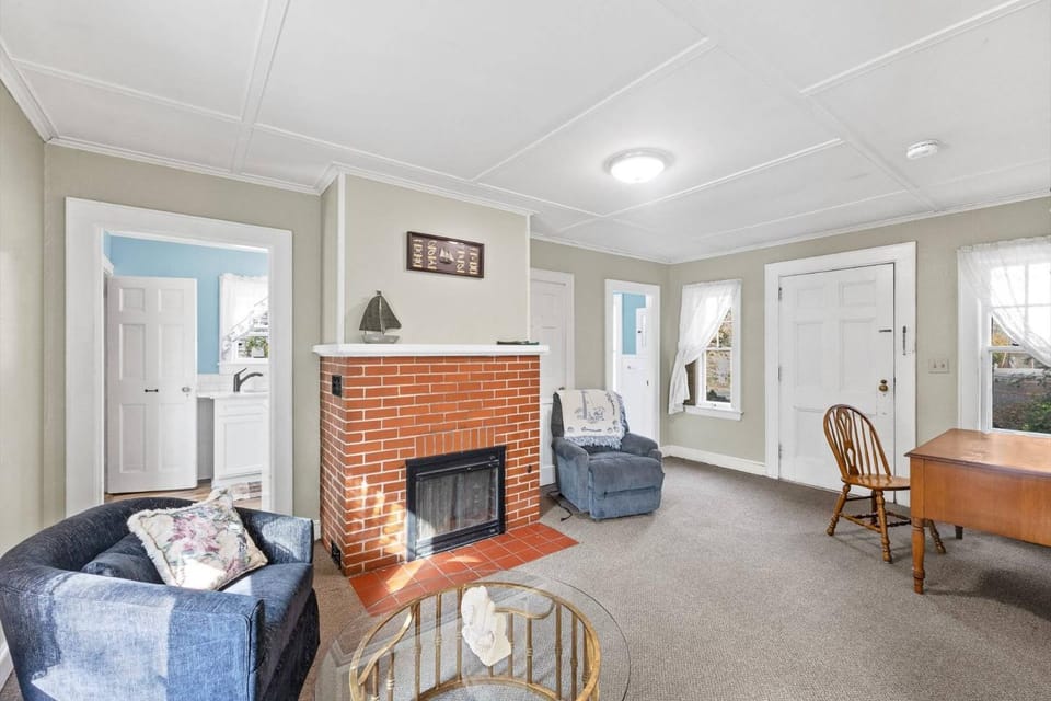 Brookside Bungalow House in Plymouth