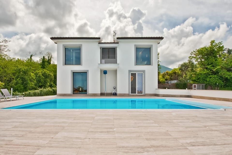 Property building, Pool view