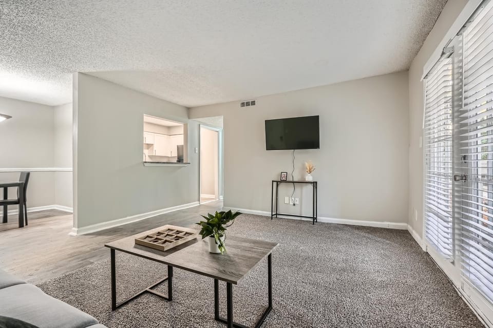 Crest at East Cobb 1830B Comfort spacious 2Bd 2Bt Apartment in Marietta