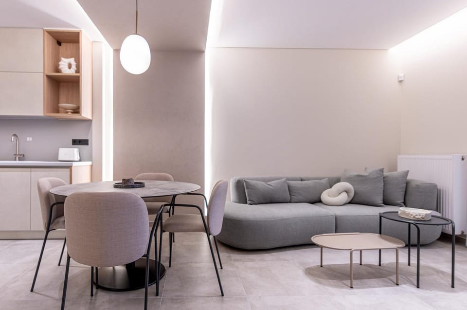 Kitchen or kitchenette, Living room, Seating area, Dining area