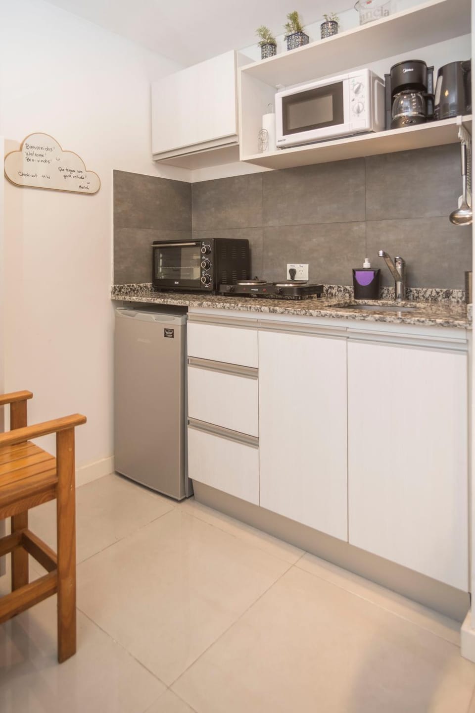 Kitchen or kitchenette