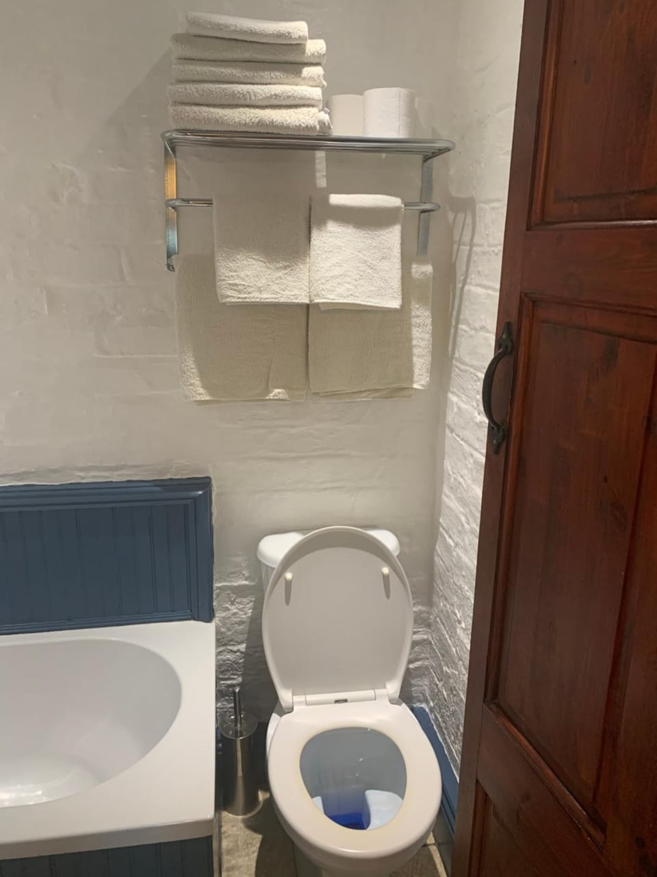 Toilet, Bathroom, towels