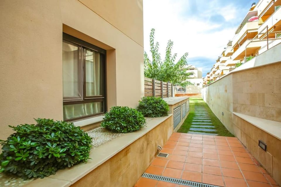 AL47 Spacious apartment near Fenals beach Apartment in Lloret de Mar