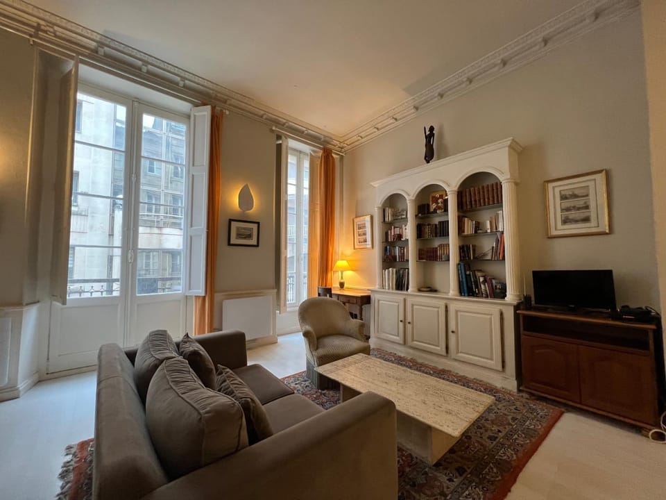 Communal lounge/ TV room, Living room