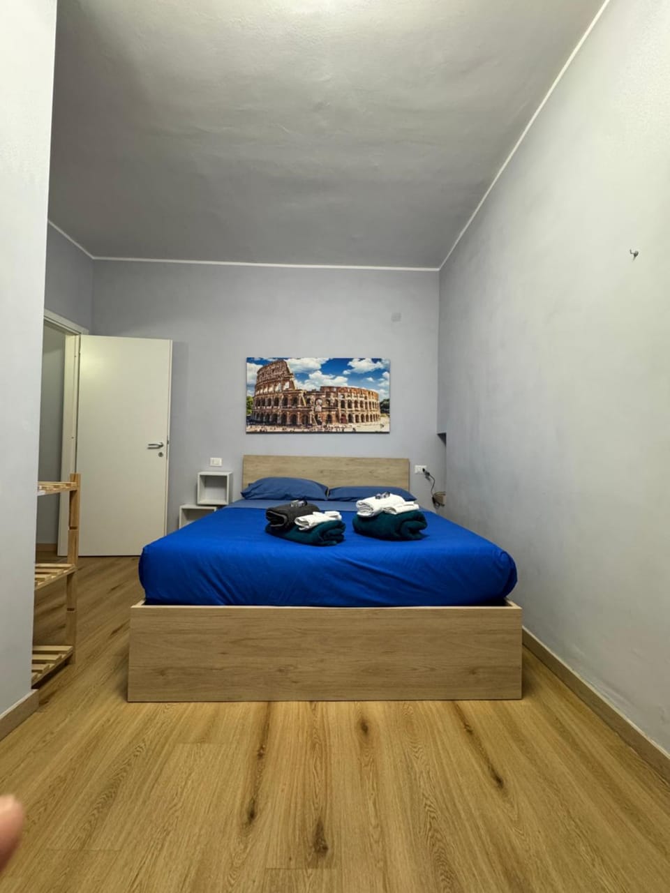 Spacious 3 Bedrooms Apartment - 2 Bathrooms - Metro C Apartment in Rome