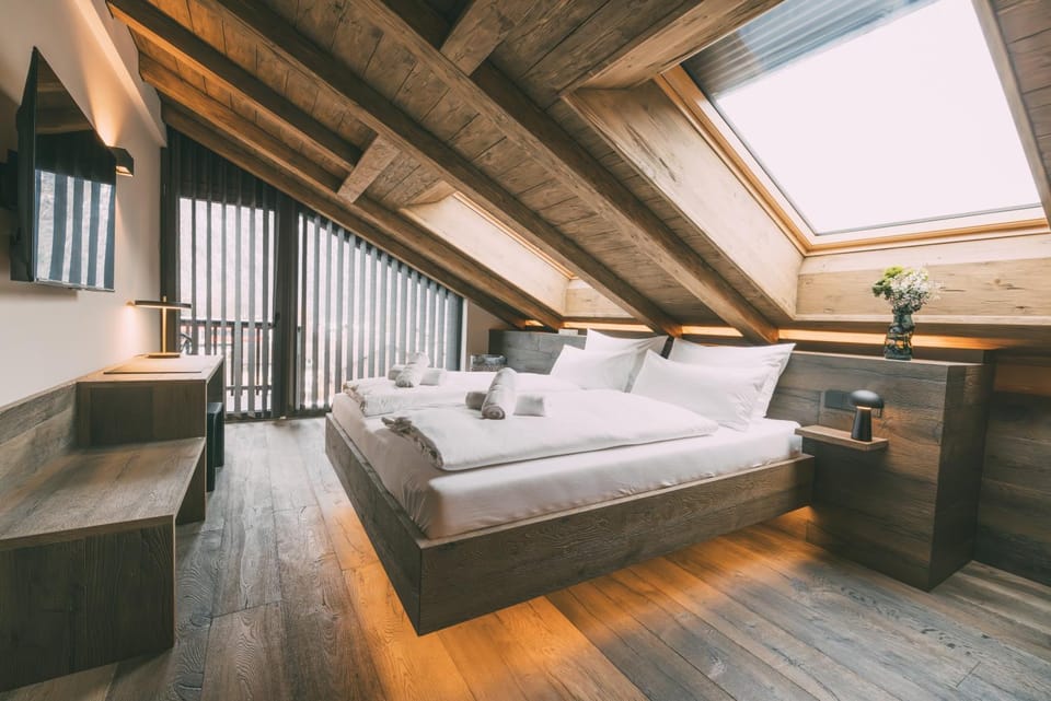 Bed, TV and multimedia, Photo of the whole room, Seating area, Bedroom, towels