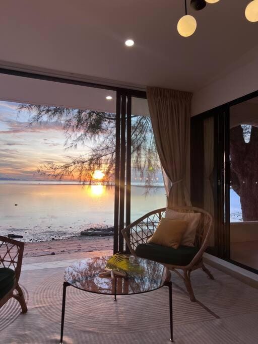 Villa Beach front Baan Chom-Ley Boutique villa Villa in Ko Pha-ngan Sub-district