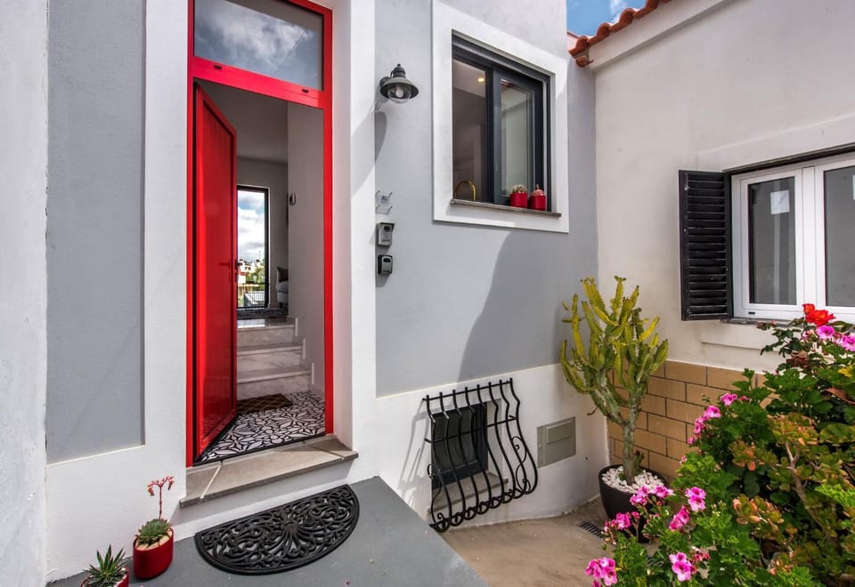 Property building, Facade/entrance, Off site