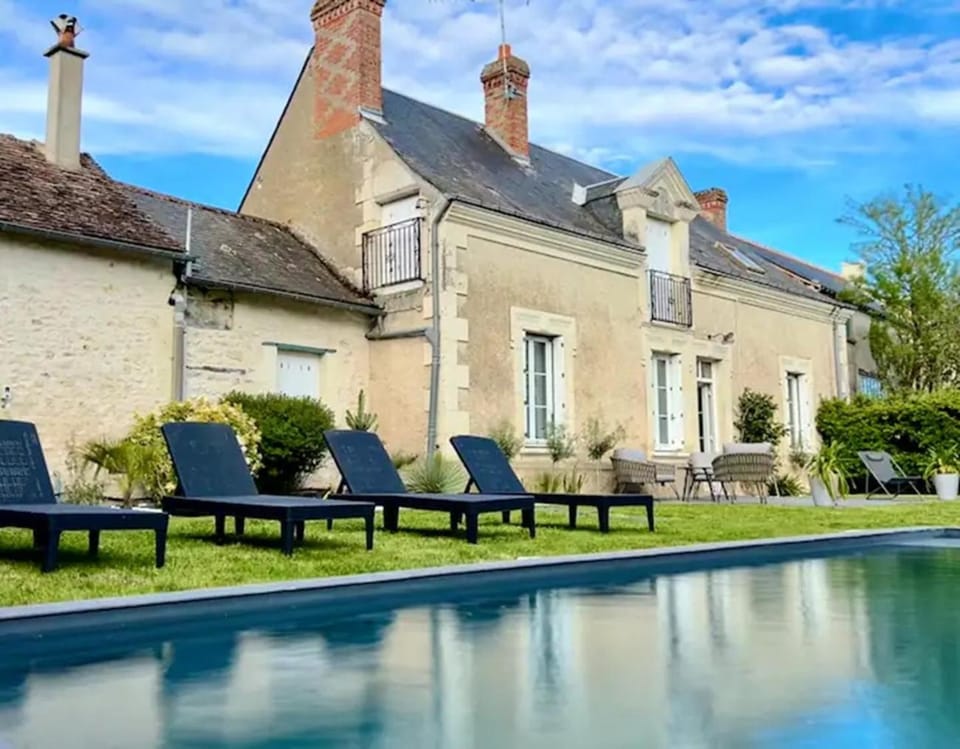 Property building, Pool view, Swimming pool, Swimming pool