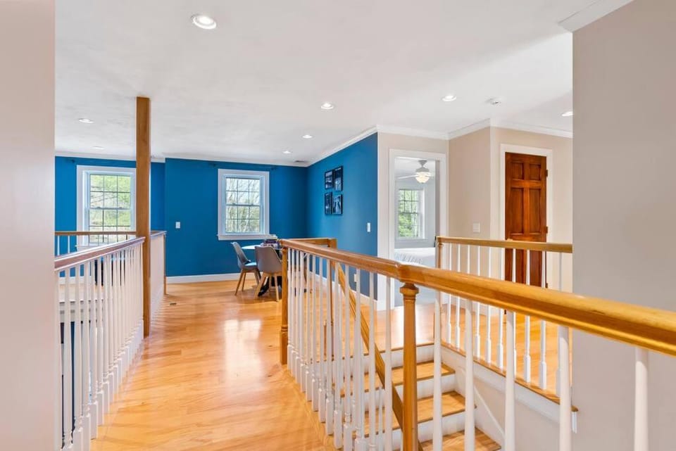 Lakefront Moose Pond Retreat House in Bridgton