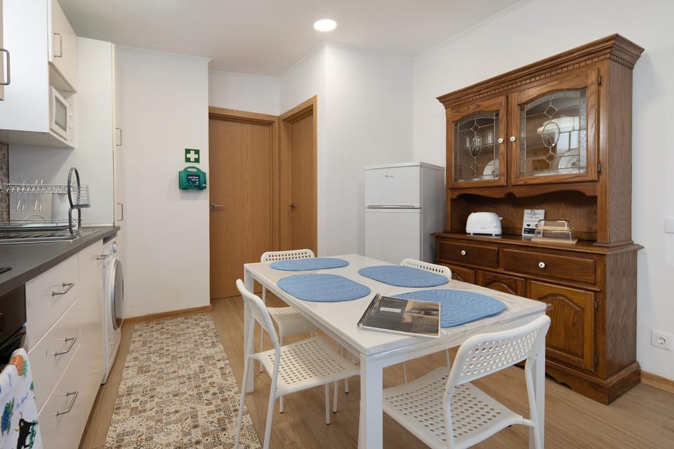 Property building, Kitchen or kitchenette, Living room