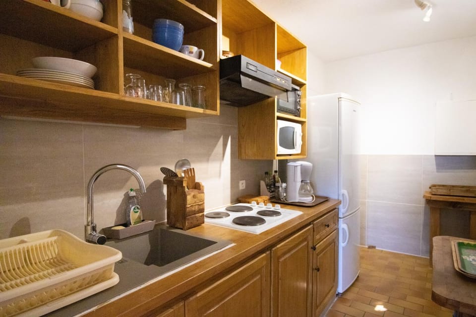 Kitchen or kitchenette, Living room