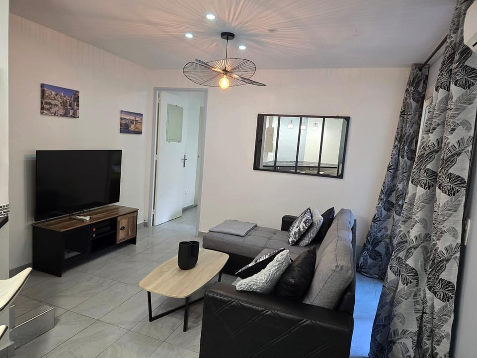 TV and multimedia, Seating area