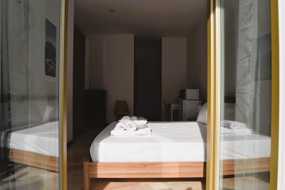 Bed, Bathroom, Photo of the whole room, Bedroom, towels