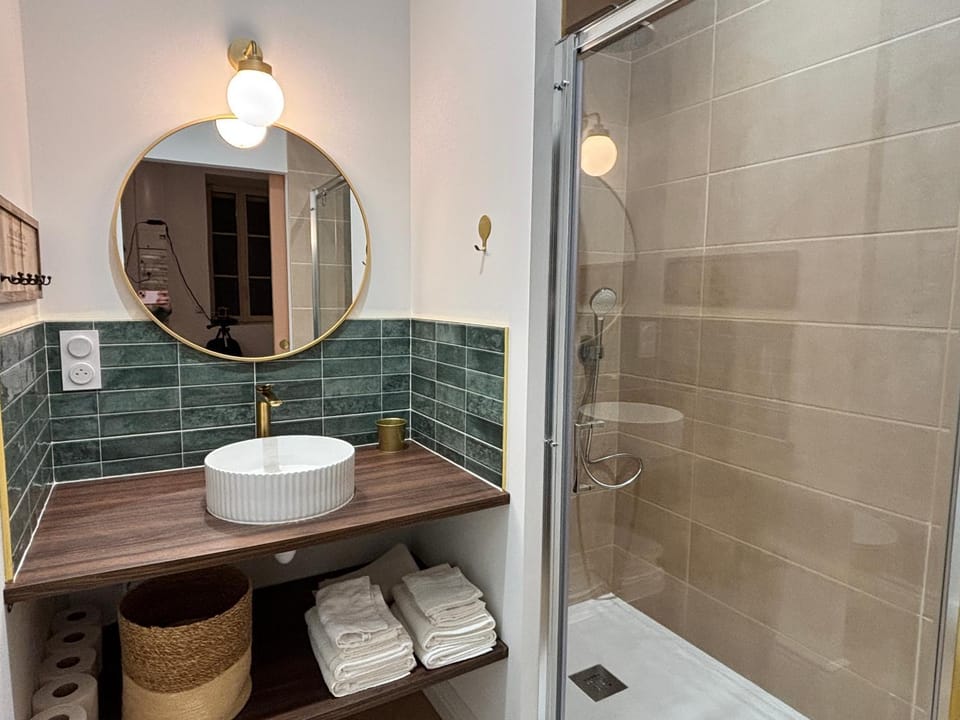 Shower, Bathroom