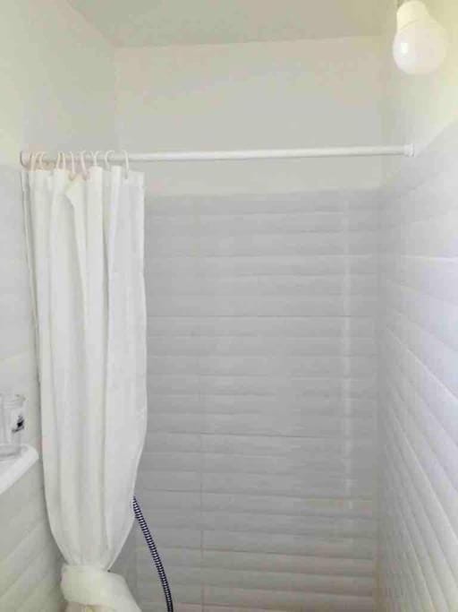 Pied-à-terre avec grand jardin, au Calme, 10min des plages, Parking gratuit Apartment in Sainte-Anne